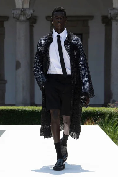 Look 7